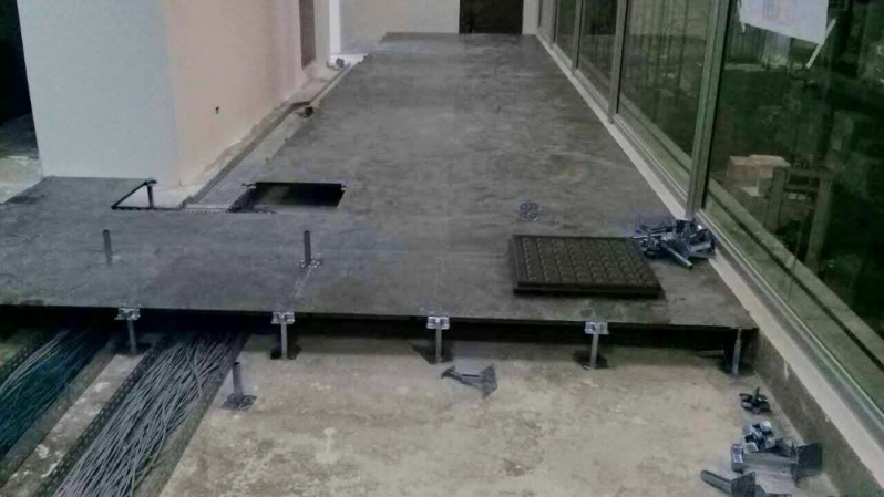 Instalação de Piso Elevado Placas de Aço Preenchidas Concreto Celular Valores Ibirapuera - Instalação de Piso Elevado em Aço Galvanizado